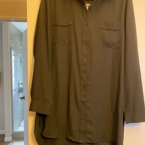 Women’s Black tunic blouse. Size L. NWT